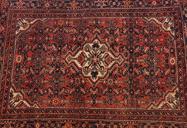 



Tappeto Persiano, sec. XX.  - Asta MOBILI, ARREDI E OGGETTI D'ARTE - Poggio Bracciolini Casa d'Aste