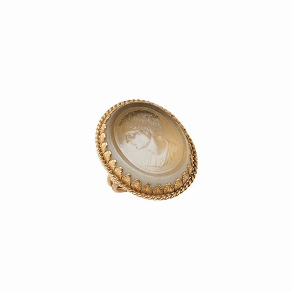 



ANELLO IN ORO GIALLO 18KT E CAMMEO SU PIETRA   - Asta TEMPO PREZIOSO: GIOIELLI, ARGENTI E PENNE - Poggio Bracciolini Casa d'Aste
