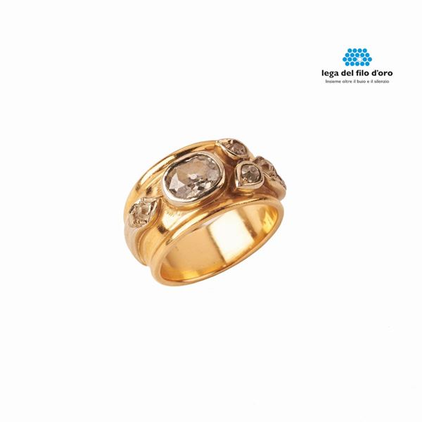 



ANELLO IN ORO GIALLO 18KT E DIAMANTI  - Asta TEMPO PREZIOSO: GIOIELLI, ARGENTI E PENNE - Poggio Bracciolini Casa d'Aste