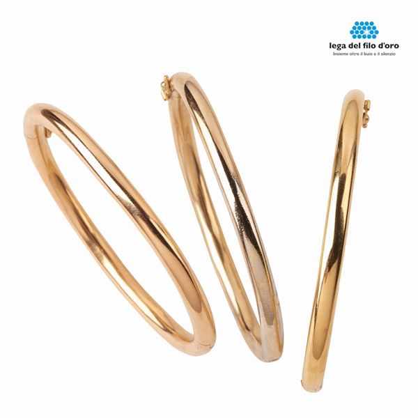 



TRE BRACCIALI IN ORO TRE COLORI 18 KT   - Asta TEMPO PREZIOSO: GIOIELLI, ARGENTI E PENNE - Poggio Bracciolini Casa d'Aste