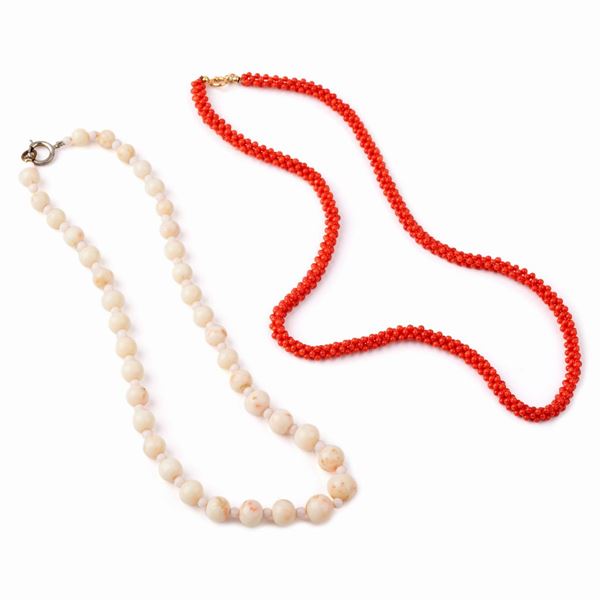 



COLLANA GIROCOLLO IN CORALLO