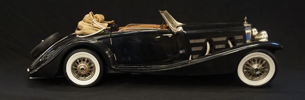 Cinque modelli di auto d'epoca, anni 60/70 