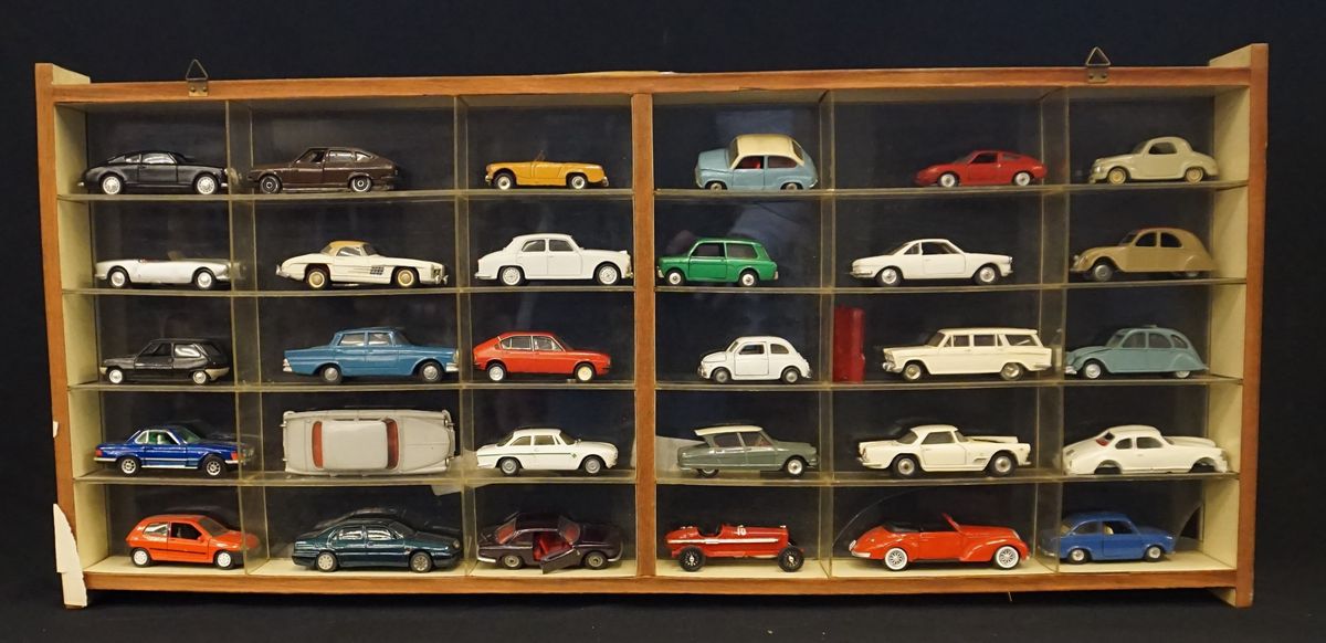 Lotto Composto da Centodieci Modellini di Auto, Anni 60/70/80