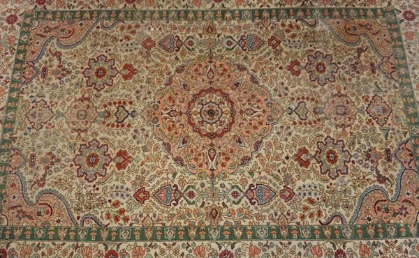 



Tappeto persiano, sec. XX  - Asta ANTIQUARIATO: ARREDI MOBILI E OGGETTI D'ARTE - Poggio Bracciolini Casa d'Aste