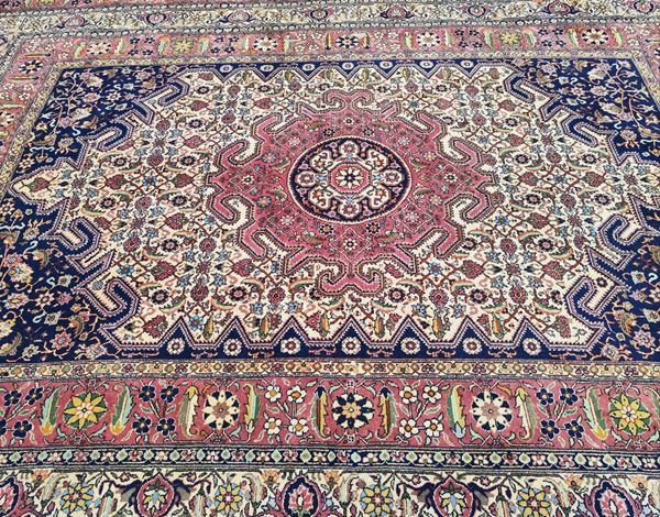 



Tappeto persiano, sec. XX  - Asta ANTIQUARIATO: ARREDI MOBILI E OGGETTI D'ARTE - Poggio Bracciolini Casa d'Aste