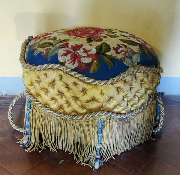 Pouf, inizi sec. XX  - Asta ANTIQUARIATO: ARREDI MOBILI E OGGETTI D'ARTE - Poggio Bracciolini Casa d'Aste