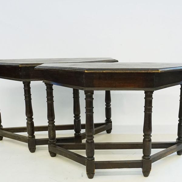 



Coppia di consolle, in stile 700