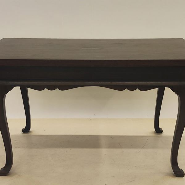 



Tavolo, in stile Settecento  - Asta ARREDARE CON STILE: MOBILI E OGGETTI D'ARTE DAL XVII AL XX SECOLO - Poggio Bracciolini Casa d'Aste