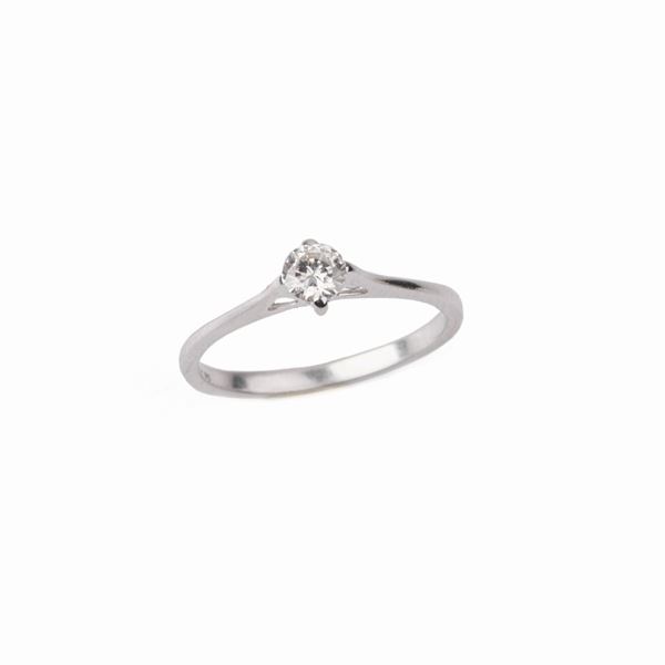 



ANELLO IN ORO BIANCO 18 KT E DIAMANTE