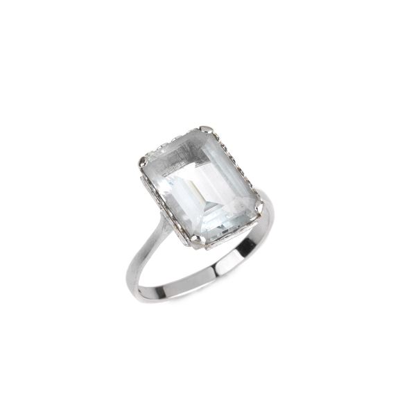 



ANELLO IN ORO BIANCO 18KT E ACQUAMARINA