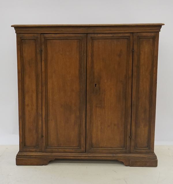 



Credenza, in stile 600
