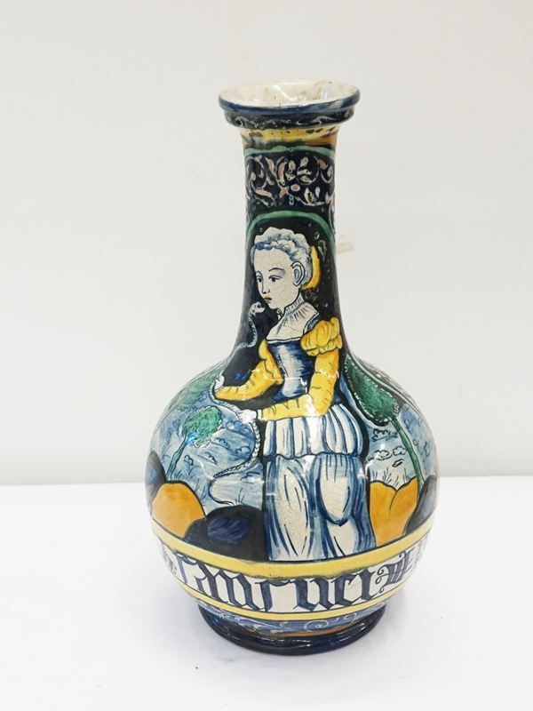 



Grande bottiglia, Castelli, stile del secolo XVI