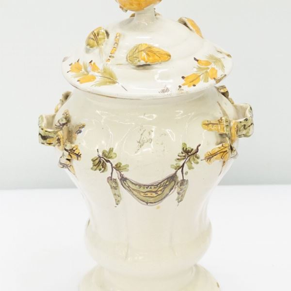 



Vaso con coperchio, sec. XVIII