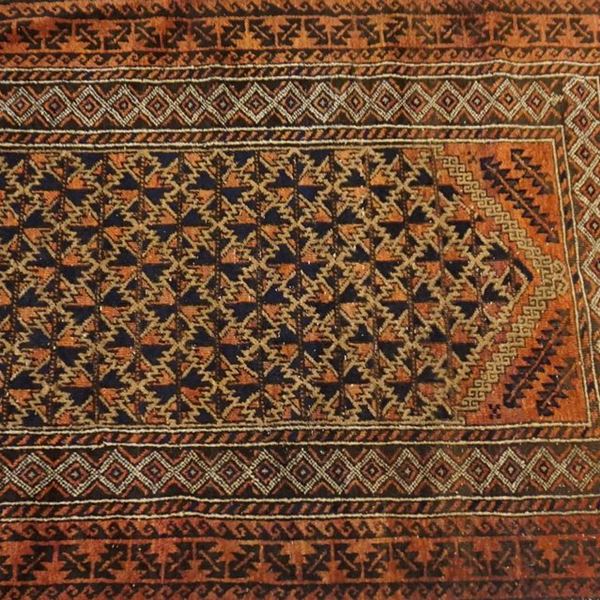 



Piccolo tappeto preghiera  - Asta ARREDARE CON STILE: MOBILI E OGGETTI D'ARTE DAL XVII AL XX SECOLO - Poggio Bracciolini Casa d'Aste