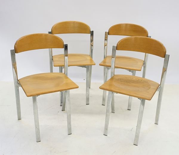 



Quattro sedie