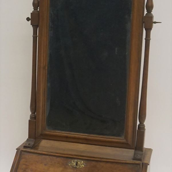 Specchiera a bilico, sec. XVIII  - Asta ARREDARE CON STILE: MOBILI E OGGETTI D'ARTE DAL XVII AL XX SECOLO - Poggio Bracciolini Casa d'Aste