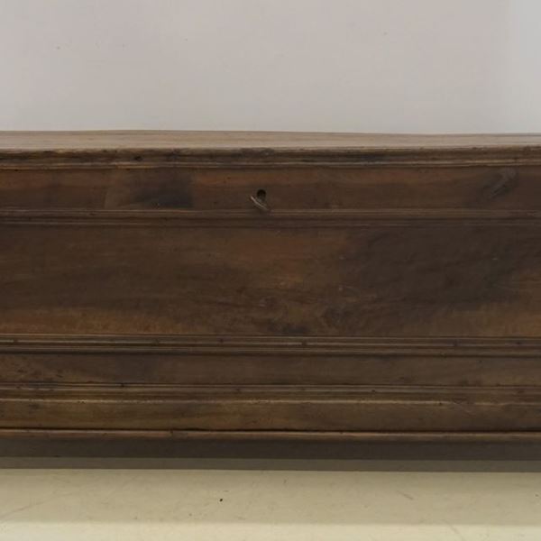 Cassapanca, sec.XVIII  - Asta ARREDARE CON STILE: MOBILI E OGGETTI D'ARTE DAL XVII AL XX SECOLO - Poggio Bracciolini Casa d'Aste
