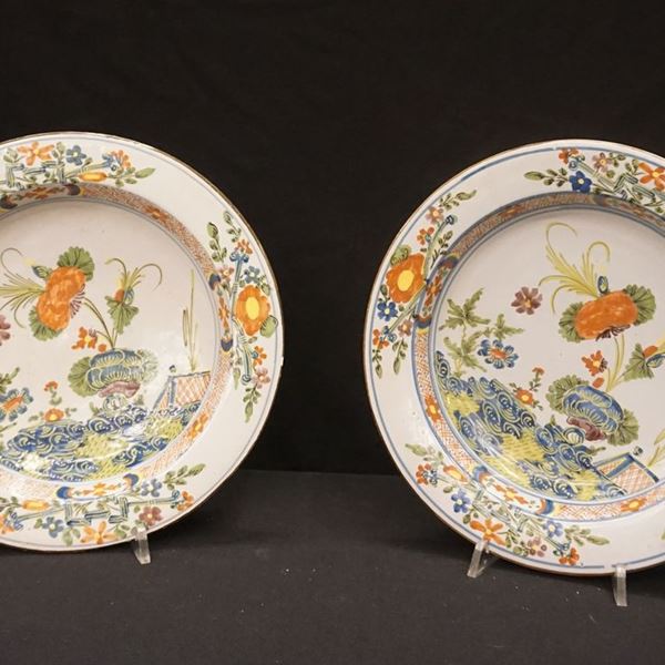 



Due piatti, Faenza, manifattura Ferniani, seconda met&agrave; sec. XVIII  - Asta ARREDARE CON STILE: MOBILI E OGGETTI D'ARTE DAL XVII AL XX SECOLO - Poggio Bracciolini Casa d'Aste