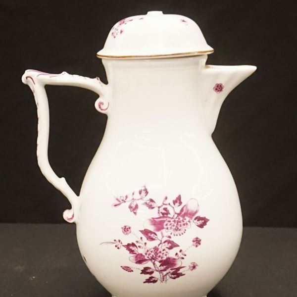 



Caffettiera, Germania, manifattura di Meissen sec. XIX  - Asta ARREDARE CON STILE: MOBILI E OGGETTI D'ARTE DAL XVII AL XX SECOLO - Poggio Bracciolini Casa d'Aste