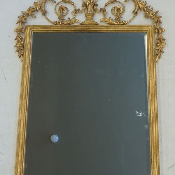 Specchiera, in stile Settecento  - Asta ARREDARE CON STILE: MOBILI E OGGETTI D'ARTE DAL XVII AL XX SECOLO - Poggio Bracciolini Casa d'Aste
