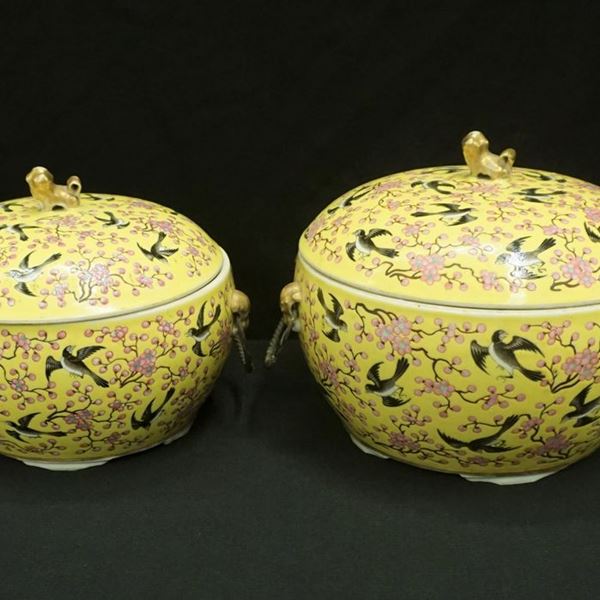 



Due coppe con coperchio, Cina, finse sec. XIX