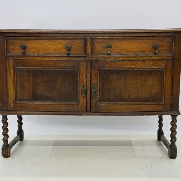 



Credenza, sec. XIX  - Asta ARREDARE CON STILE: MOBILI E OGGETTI D'ARTE DAL XVII AL XX SECOLO - Poggio Bracciolini Casa d'Aste