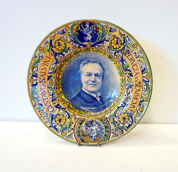 



Grande piatto in maiolica, sec. XX