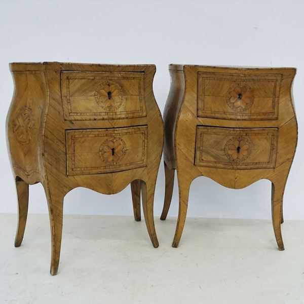 



Coppia di comodini, in stile 700