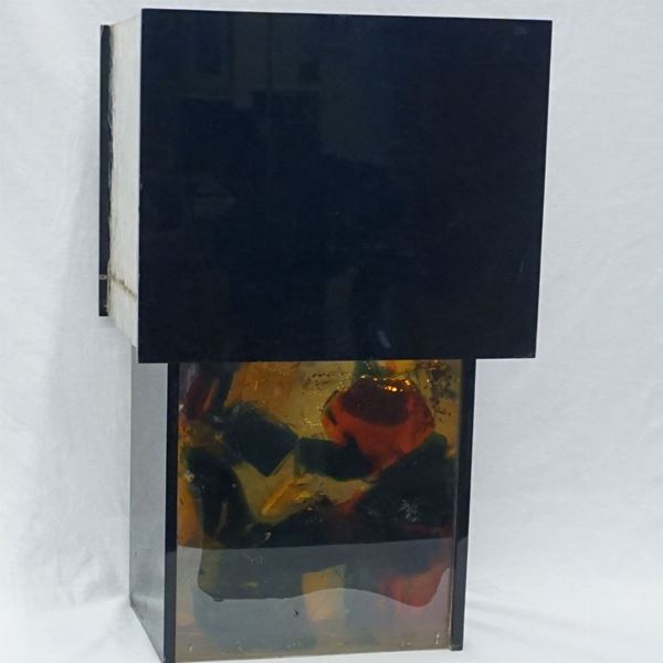



Lampada da tavolo, anni 90, in vetro e materiale plastico, cm 26,5x43,5