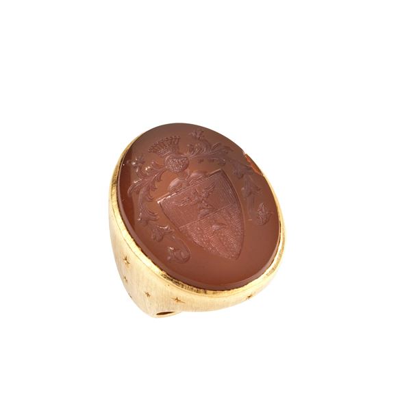 



ANELLO IN ORO GIALLO 18KT E CORNIOLA