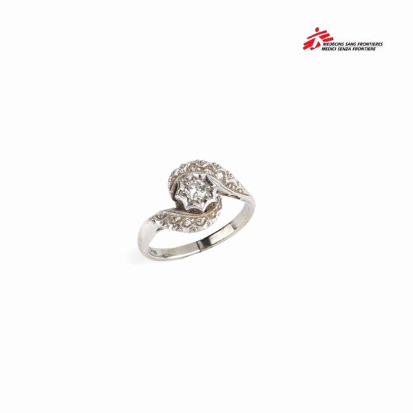 



ANELLO IN ORO BIANCO 18KT E DIAMANTI