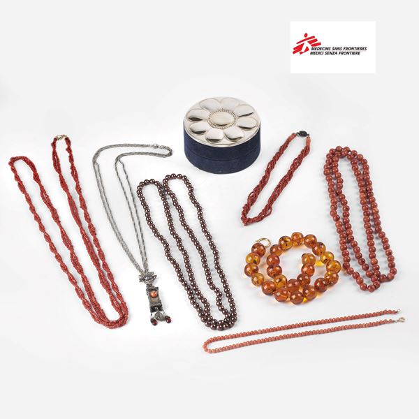 



COLLANA IN AMBRA  - Asta Gioielli , argenti e penne - Poggio Bracciolini Casa d'Aste