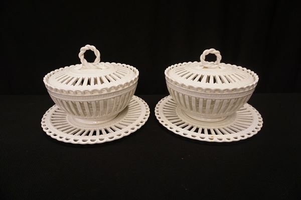 



Coppia di cestini, Veneto, sec. XIX, in terraglia bianca traforata, cm 14x19 ( 2 )
