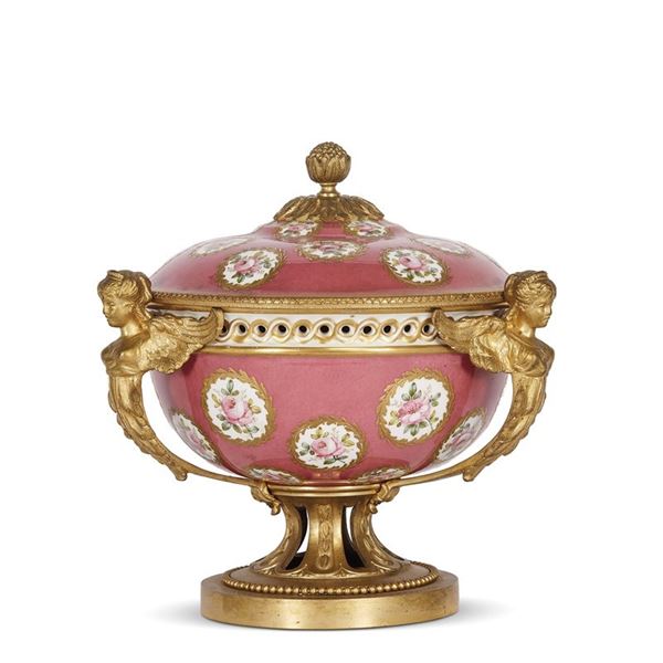 



Coppa da centro con coperchio, Francia, secolo XIX