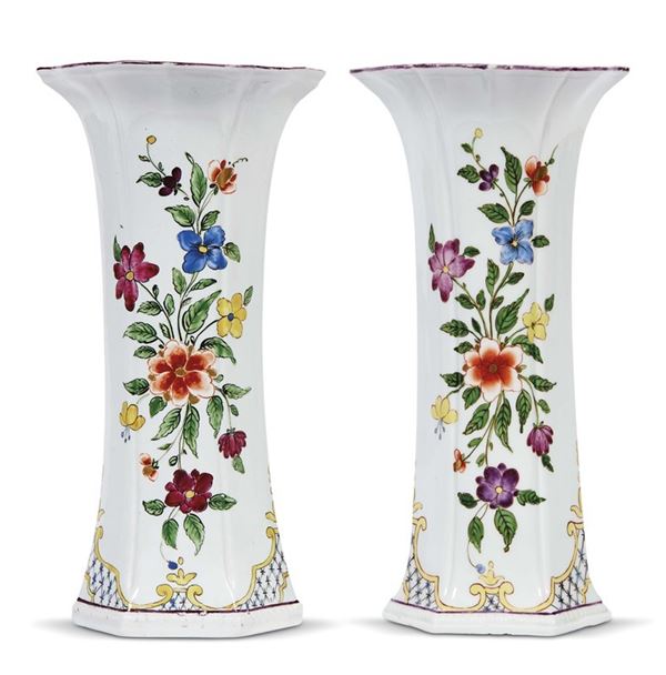 



Due vasi, Doccia, manifattura Ginori, 1760-1770  - Asta Mobili oggetti d'arte e arredi dal XVIII al XX secolo - Poggio Bracciolini Casa d'Aste