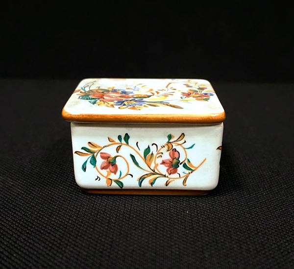Scatolina, Ker-Vitrex, sec. XX  - Asta Arredare con stile: mobili e oggetti d'arte - Poggio Bracciolini Casa d'Aste