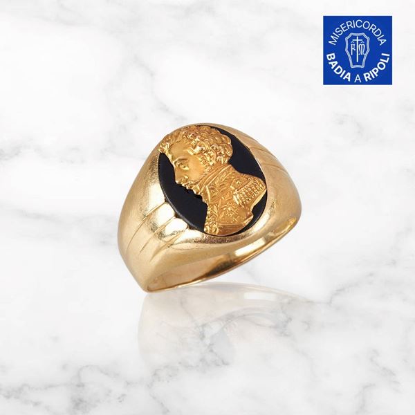 



ANELLO DA UOMO IN ORO GIALLO 18KT E ONICE 