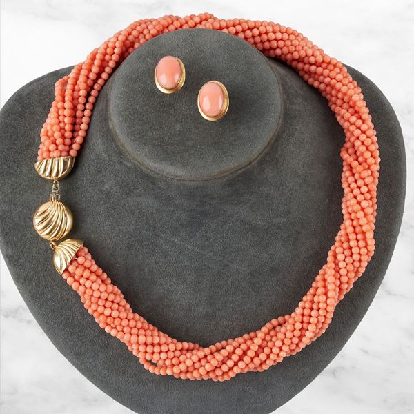 



COLLANA GIROCOLLO A TORCHON IN CORALLO 