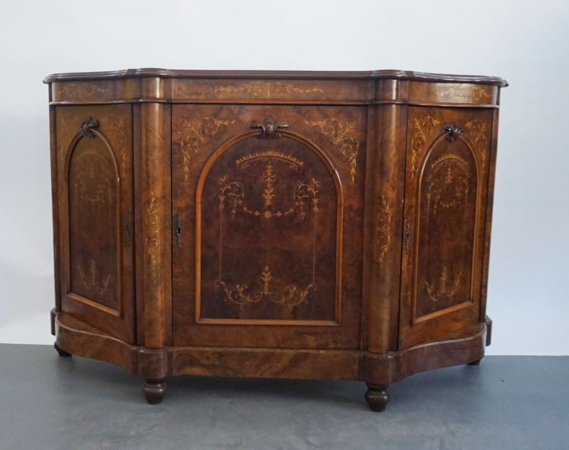 Credenza, Sec. XX