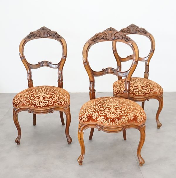 



Tre sedie, sec. XIX  - Asta Arredi, mobili, dipinti ed oggetti d'arte da  proprietà lombarde e venete - Poggio Bracciolini Casa d'Aste