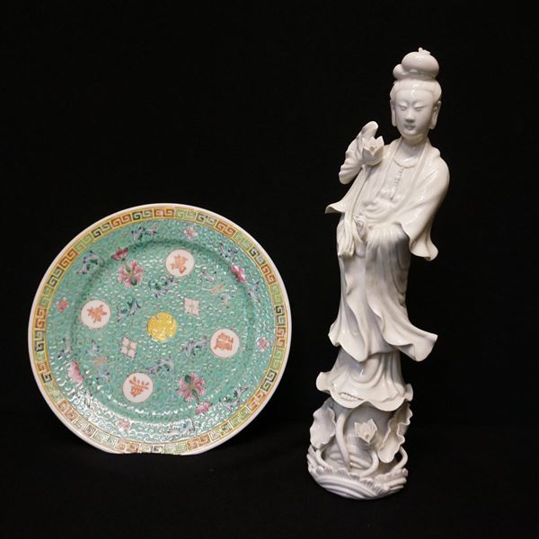 



Piatto e scultura, arte orientale sec. XX