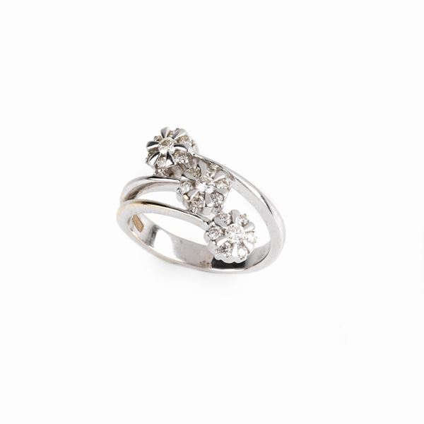



ANELLO IN ORO BIANCO 18 kt E DIAMANTI