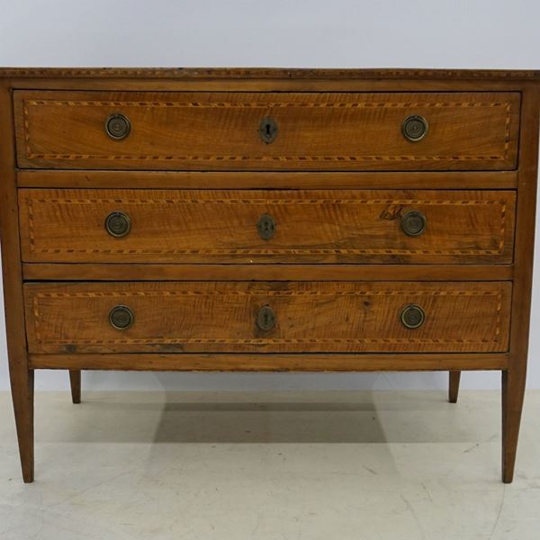 Cassettone, Luigi XVI, in noce filettato, tre cassetti, cm 113X54X90 