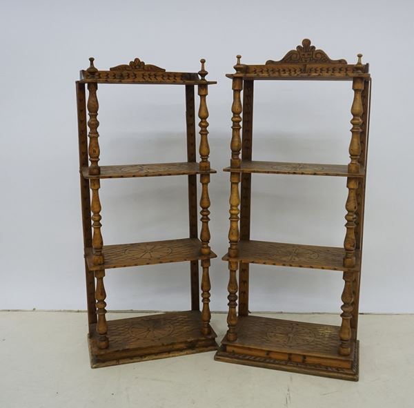 Coppia di etagere, sec. XX