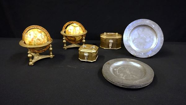 Gruppo di oggetti composto di:   - Asta Arredi e Mobili dal XVII al XX secolo - Poggio Bracciolini Casa d'Aste