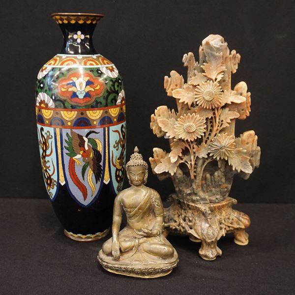 



Vaso cloisonne, sec. XX  - Asta Mobili e arredi dal XVIII al XX secolo - Poggio Bracciolini Casa d'Aste