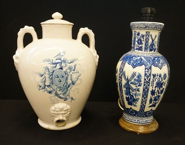 



Vaso in ceramica blu e bianco, sec. XX