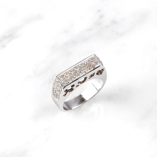 



ANELLO IN ORO BIANCO 18 KT E DIAMANTI