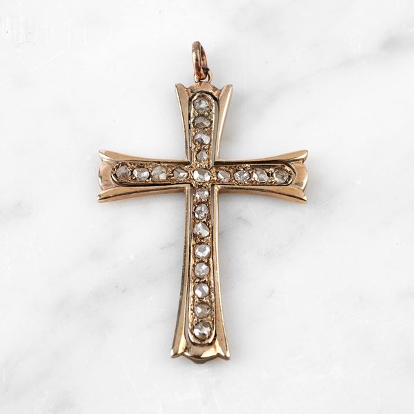 



PENDENTE IN ORO GIALLO 14 KT E ROSE DI DIAMANTE