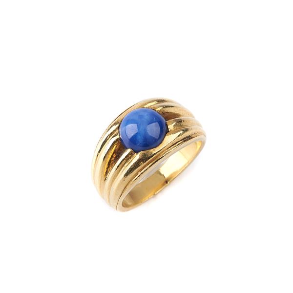 



ANELLO IN ORO GIALLO 18 KT E ZAFFIRO